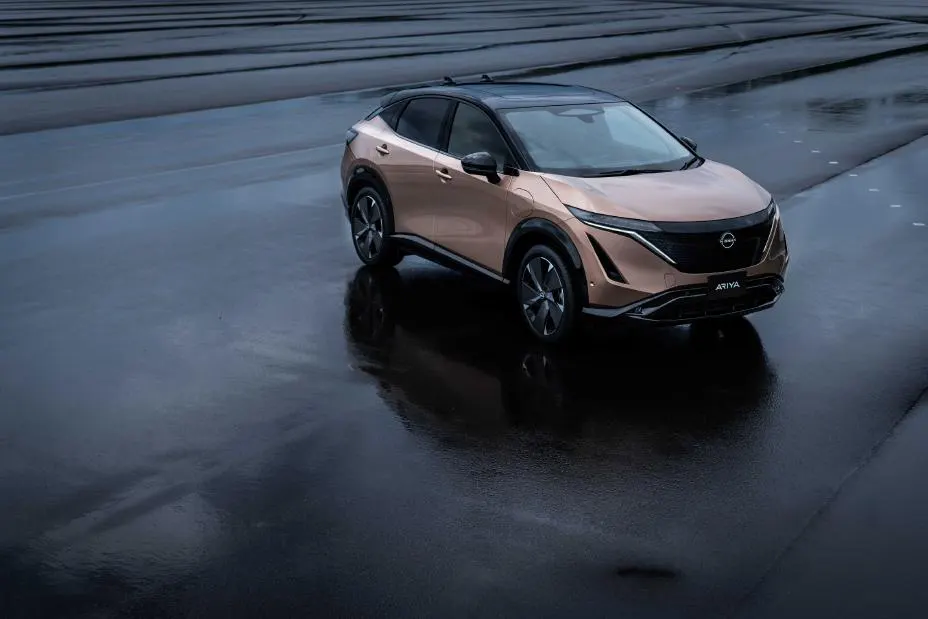 Nissan Ariya sréhen, elölről