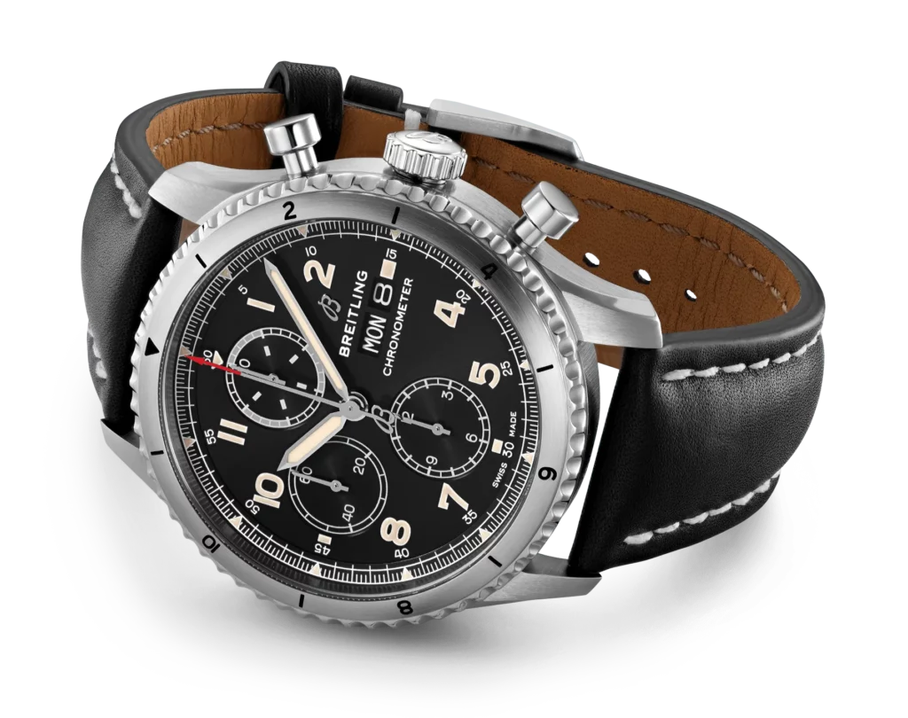 Breitling Aviator 8 kronográf bőr szíjon