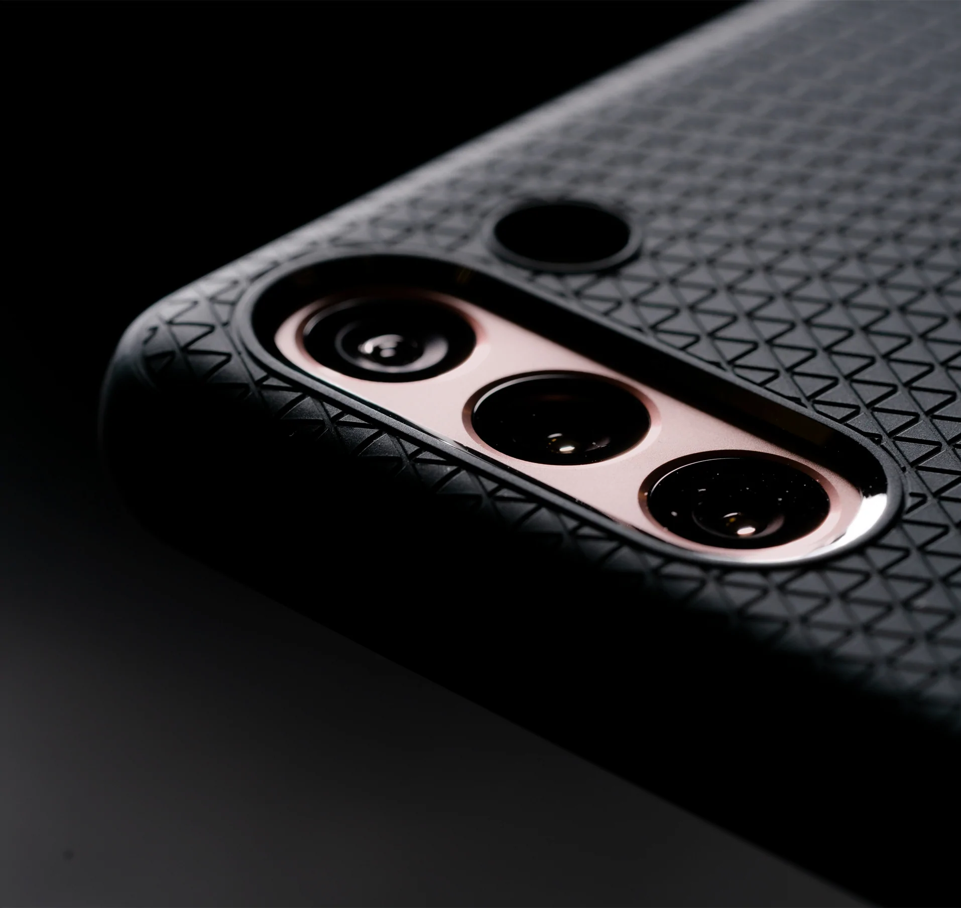 Spigen Liquid Air camera cutouts