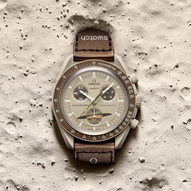 Swatch Omega - Mission to Saturn - a MoonSwatch barnás, Szaturnusz tematikájú verziója