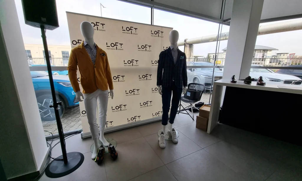 Két próbababán a Loft férfidivat kollekciója.